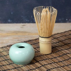 Kusenaoshi support fouet Matcha – Aromandise Aromandise  dans votre magasin bio en ligne Etiketbio.eu Kusenaoshi support fouet Matcha – Aromandise Aromandise  dans votre magasin bio en ligne Etiketbio.eu