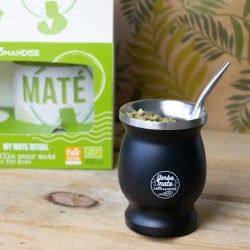 Coffret Maté & calebasse Aromandise – 100 g Aromandise  dans votre magasin bio en ligne Etiketbio.eu Coffret Maté & calebasse Aromandise – 100 g Aromandise  dans votre magasin bio en ligne Etiketbio.eu