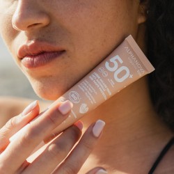 Crème solaire teintée dorée SPF50+ bio - Alphanova Alphanova  dans votre magasin bio en ligne Etiketbio.eu