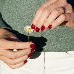 Vernis à ongles rouge passion 668 Zao Zao  dans votre magasin bio en ligne Etiketbio.eu