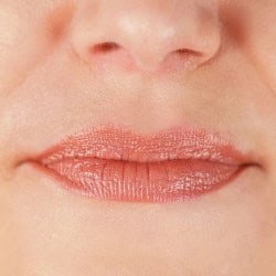 Rouge à lèvres bio Classic 467 Nude hâlé Zao Zao  dans votre magasin bio en ligne Etiketbio.eu